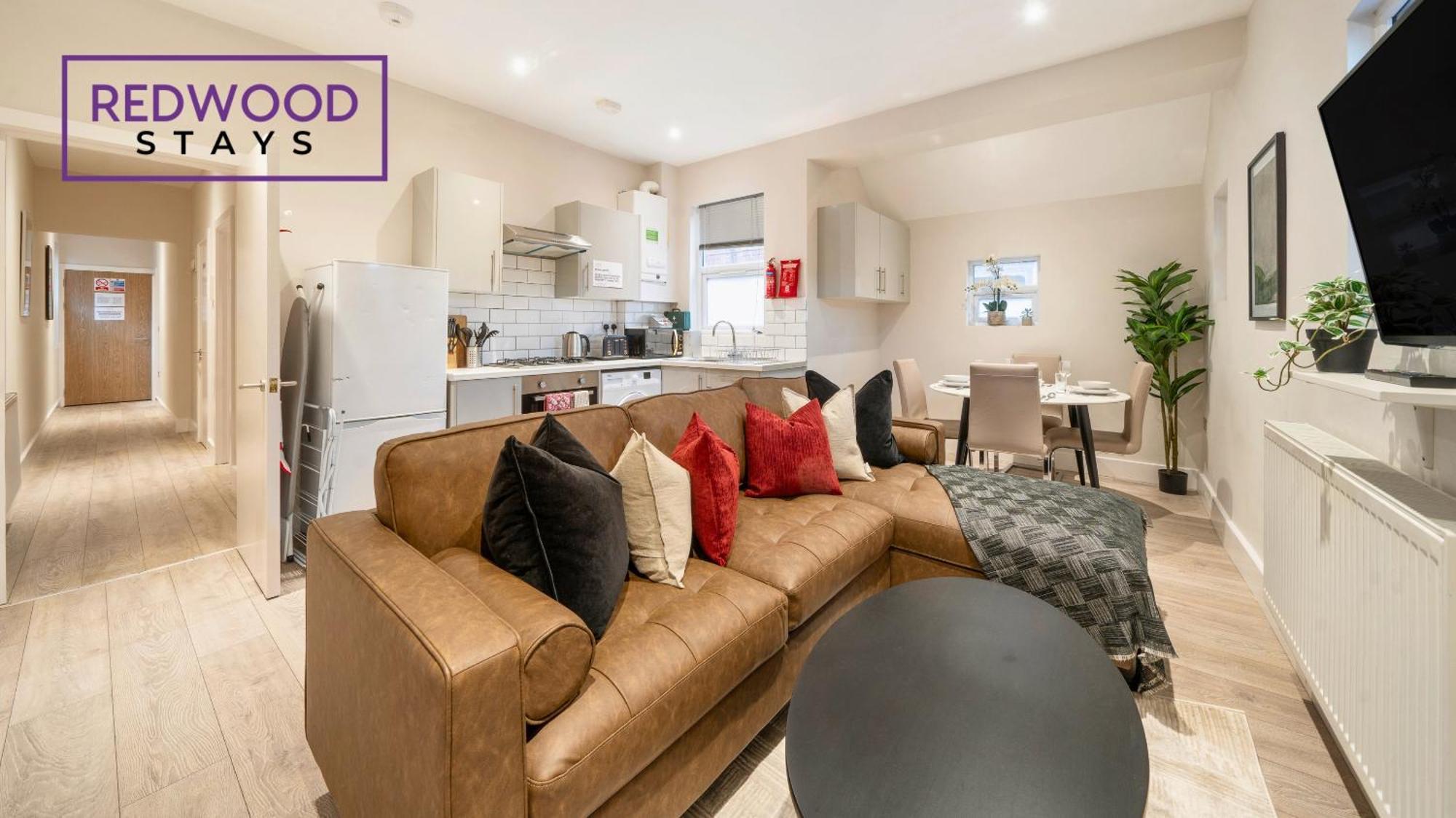 Newly Refurbished Everest Lodge Serviced Apartments For Contractors & Families, Free Wifi & Netflix By Redwood Stays Farnborough  Exterior photo