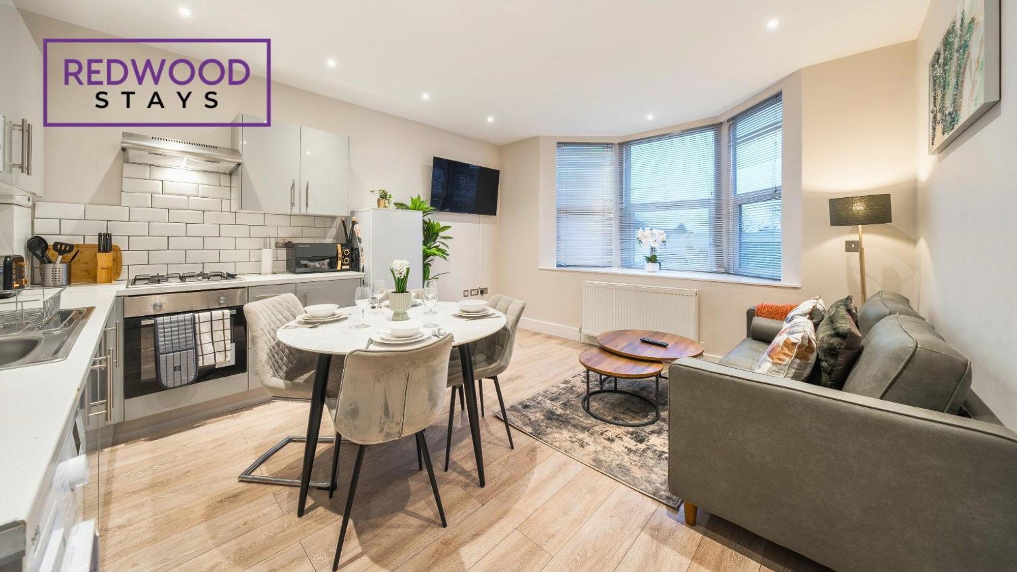 Newly Refurbished Everest Lodge Serviced Apartments For Contractors & Families, Free Wifi & Netflix By Redwood Stays Farnborough  Exterior photo